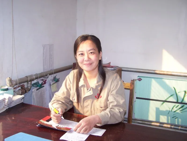 重山人·重山事︱窮當益志堅 巾幗不讓須眉 ——采訪魯中水泥物資部經理張娟