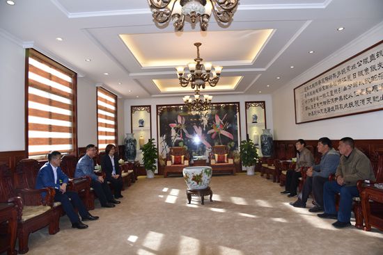 持續踐行社會責任 打造社會需求型企業 ——重山集團捐贈扶貧水泥